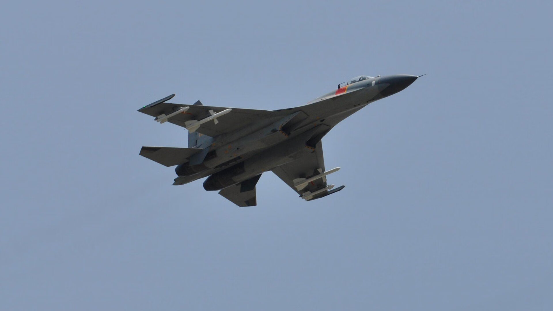 开云体育平台APP-拜仁VS阿尔及利亚，当铁血战车撞上沙漠之狐，萨卡一箭穿心完成传奇里程碑