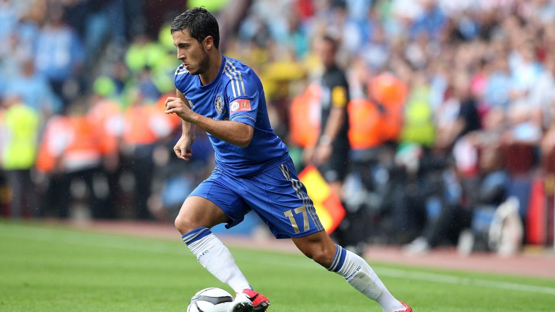 开云体育APP下载-当欧冠足球战火点燃篮球馆，东契奇的欧洲里程碑之夜与体育的无界共鸣